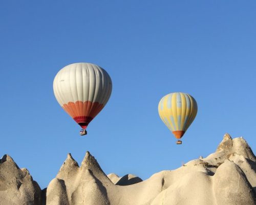 hot-air-balloons-1773468_1280